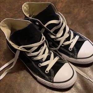 Kids converse high tops sz. 1.5